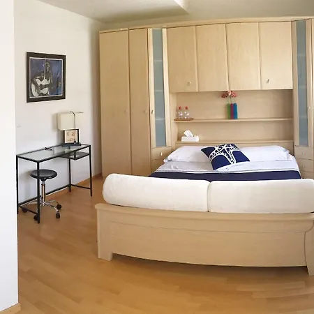 Kelly Проживание в семье