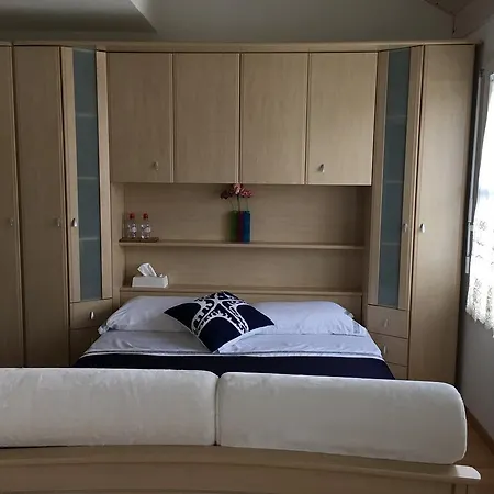 Δωμάτια σε οικογενειακή κατοικία Kelly Λωζάνη