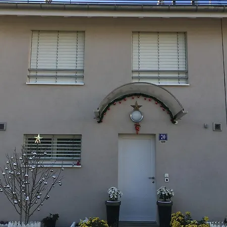 Kelly Δωμάτια σε οικογενειακή κατοικία *