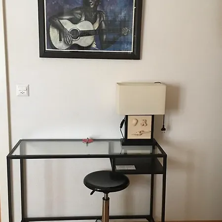 Δωμάτια σε οικογενειακή κατοικία Kelly Λωζάνη